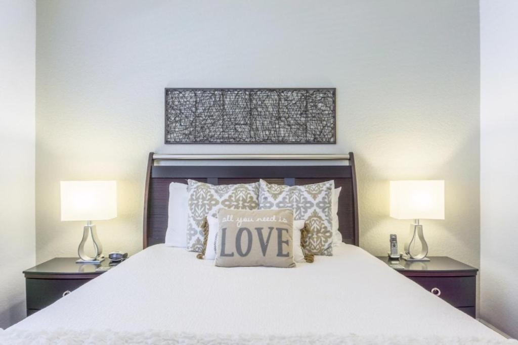 Fabulous Vista Cay Luxury Pearl Near Theme Parks, And Walk To The Convention Center *