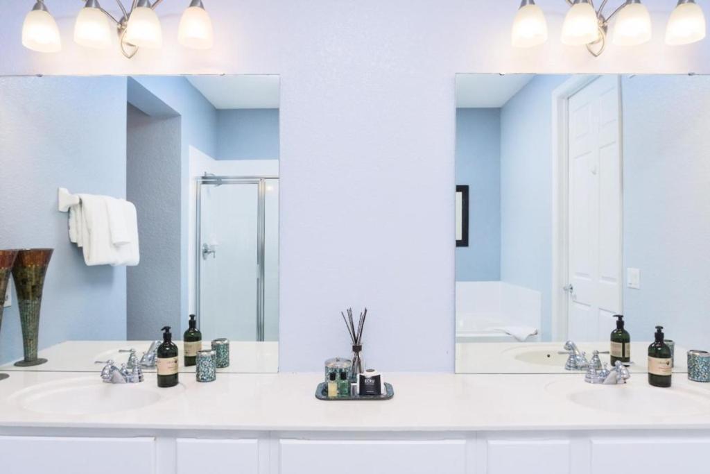Fabulous Vista Cay Luxury Pearl Near Theme Parks, And Walk To The Convention Center * Orlando