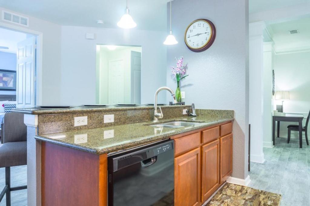 Fabulous Vista Cay Luxury Pearl Near Theme Parks, And Walk To The Convention Center Orlando