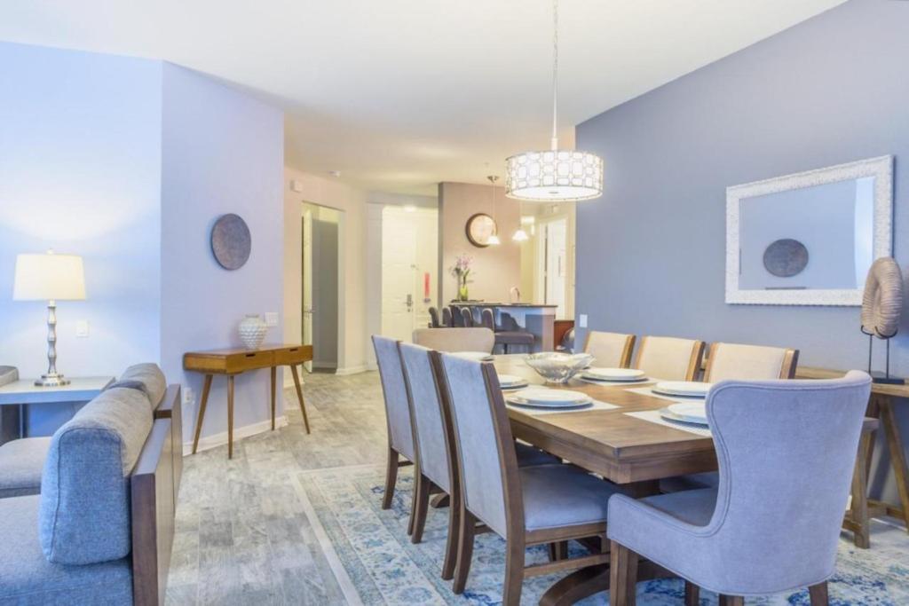 Fabulous Vista Cay Luxury Pearl Near Theme Parks, And Walk To The Convention Center Apartment *