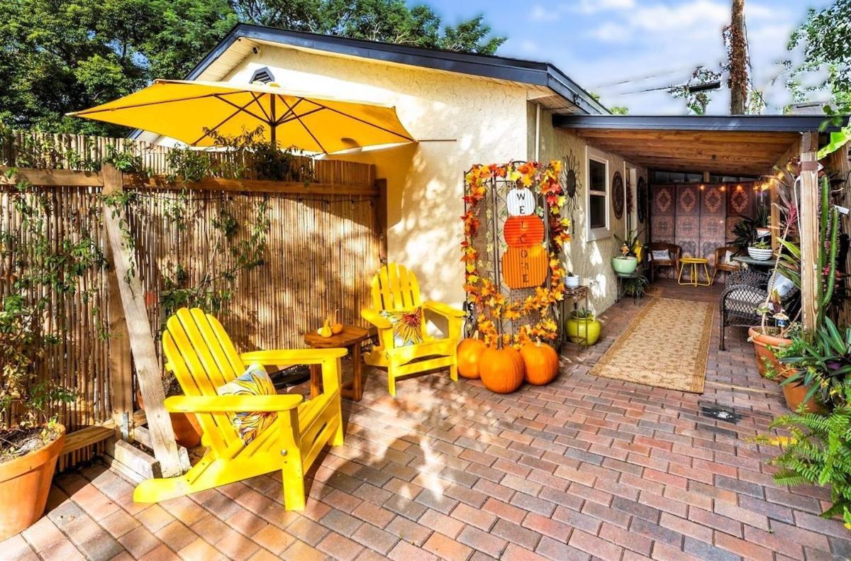 Guest house College Park-Orlando 5Star Villa Oasis - Home Away From Home - Quiet Neighborhood-Private Botanical Courtyard - Mins From Eola,Dt, Winter Park - Free Parking & Ev Plug In Orlando