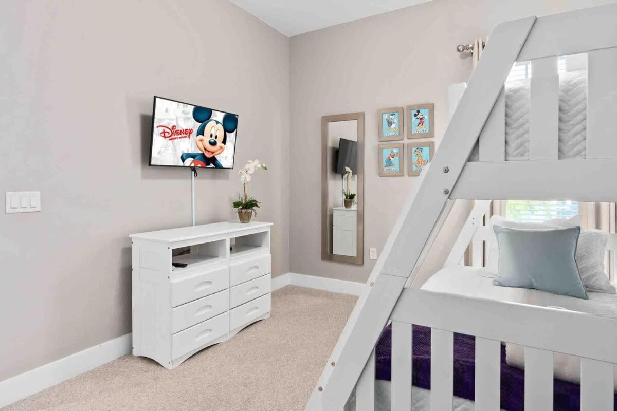 Super Sweet - Jacuzzi & To Disneys Parks 3 Miles Holiday home