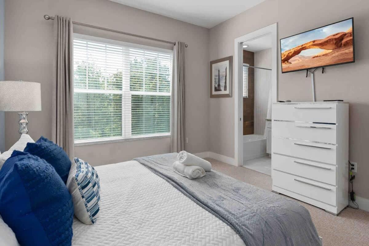 Super Sweet - Jacuzzi & To Disneys Parks 3 Miles Holiday home Orlando