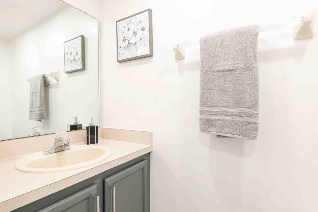 Super Glam - Game And Pool Holiday home Orlando