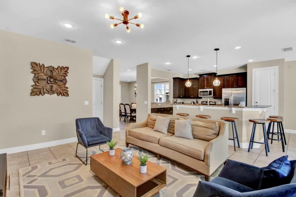 Relaxing 6br W Pool Near Holiday home Orlando