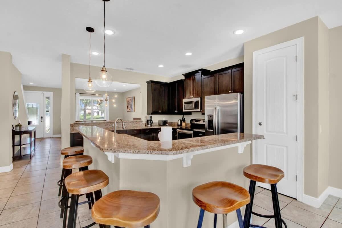 Relaxing 6br W Pool Near