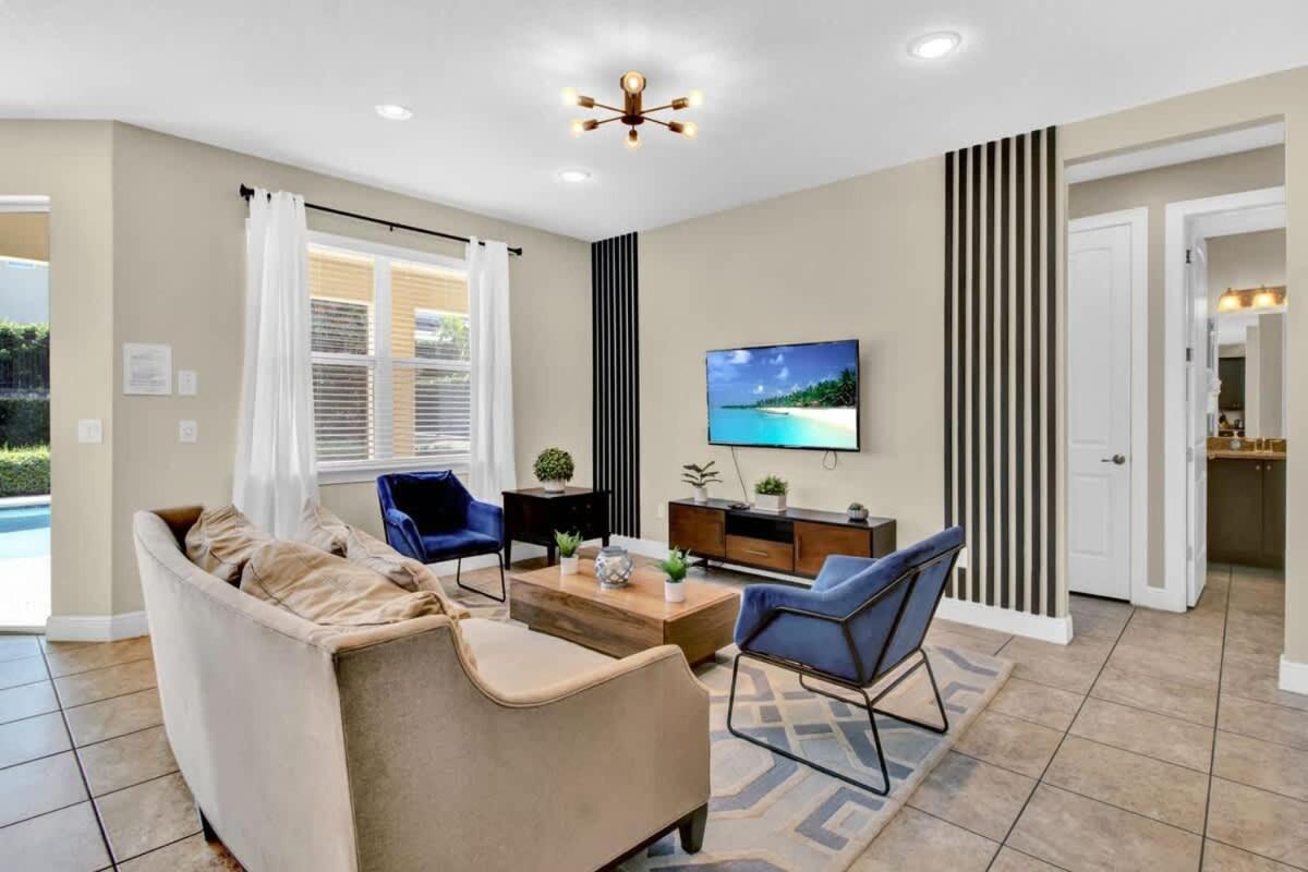 Relaxing 6br W Pool Near