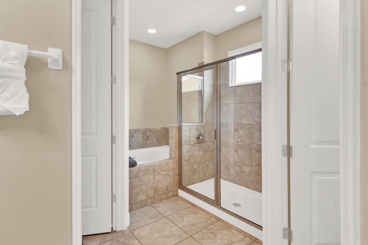 Relaxing 6br W Pool Near Holiday home Orlando