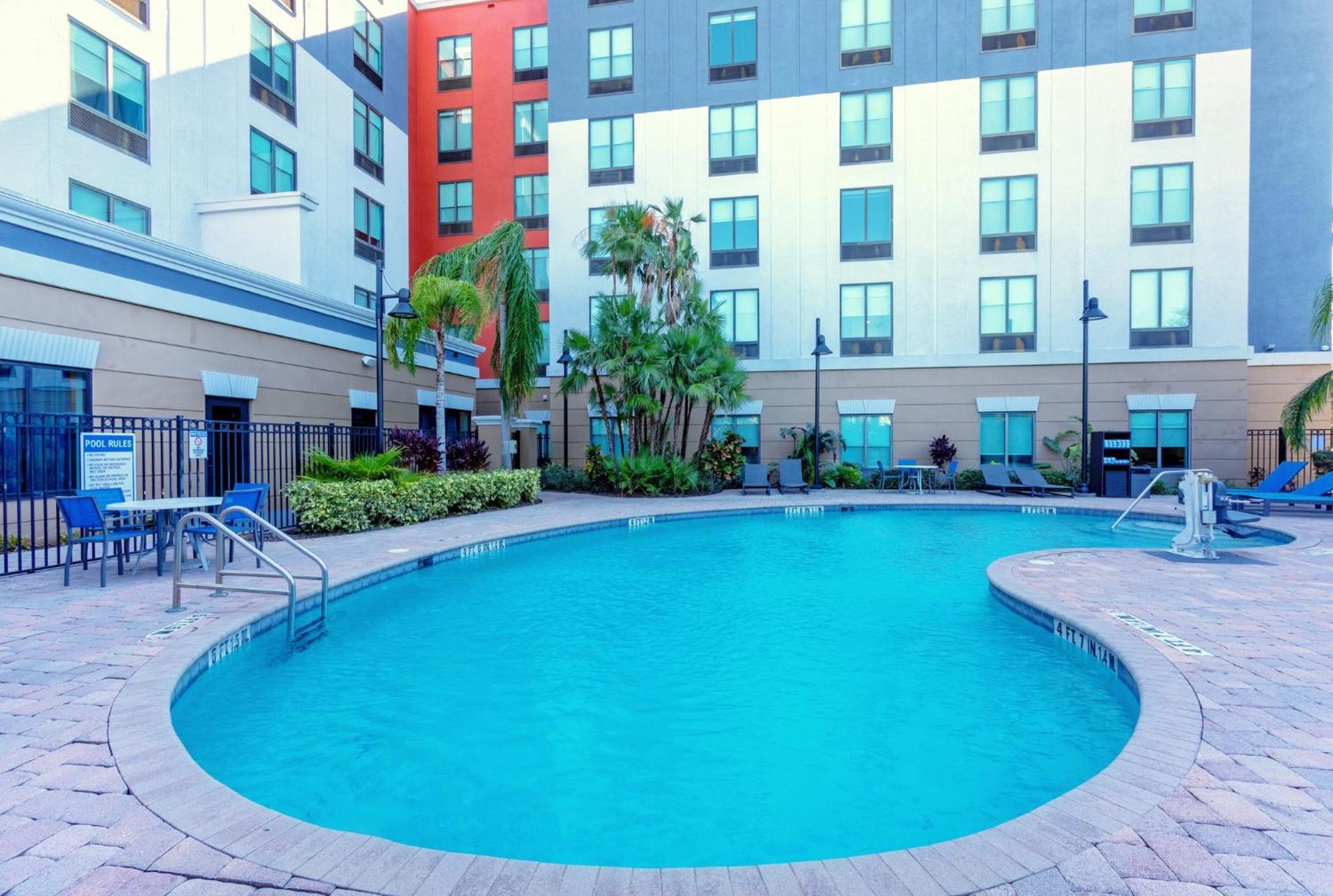 Express-international Drive By Ihg 3*