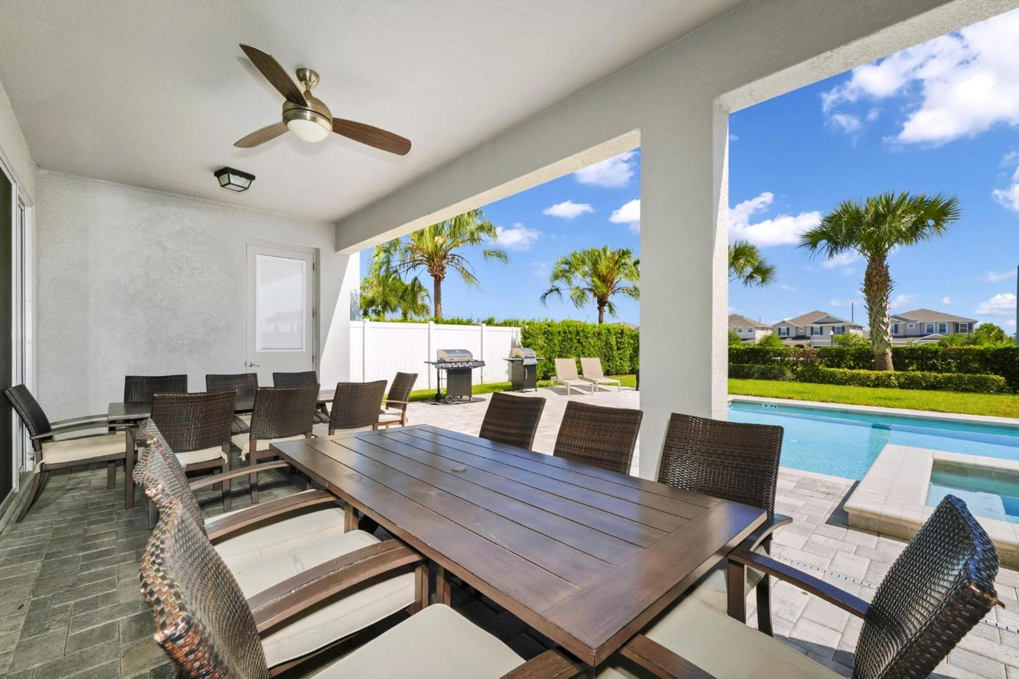 Picturesque With Games & Theater Near By Rentyl - 7652f Orlando