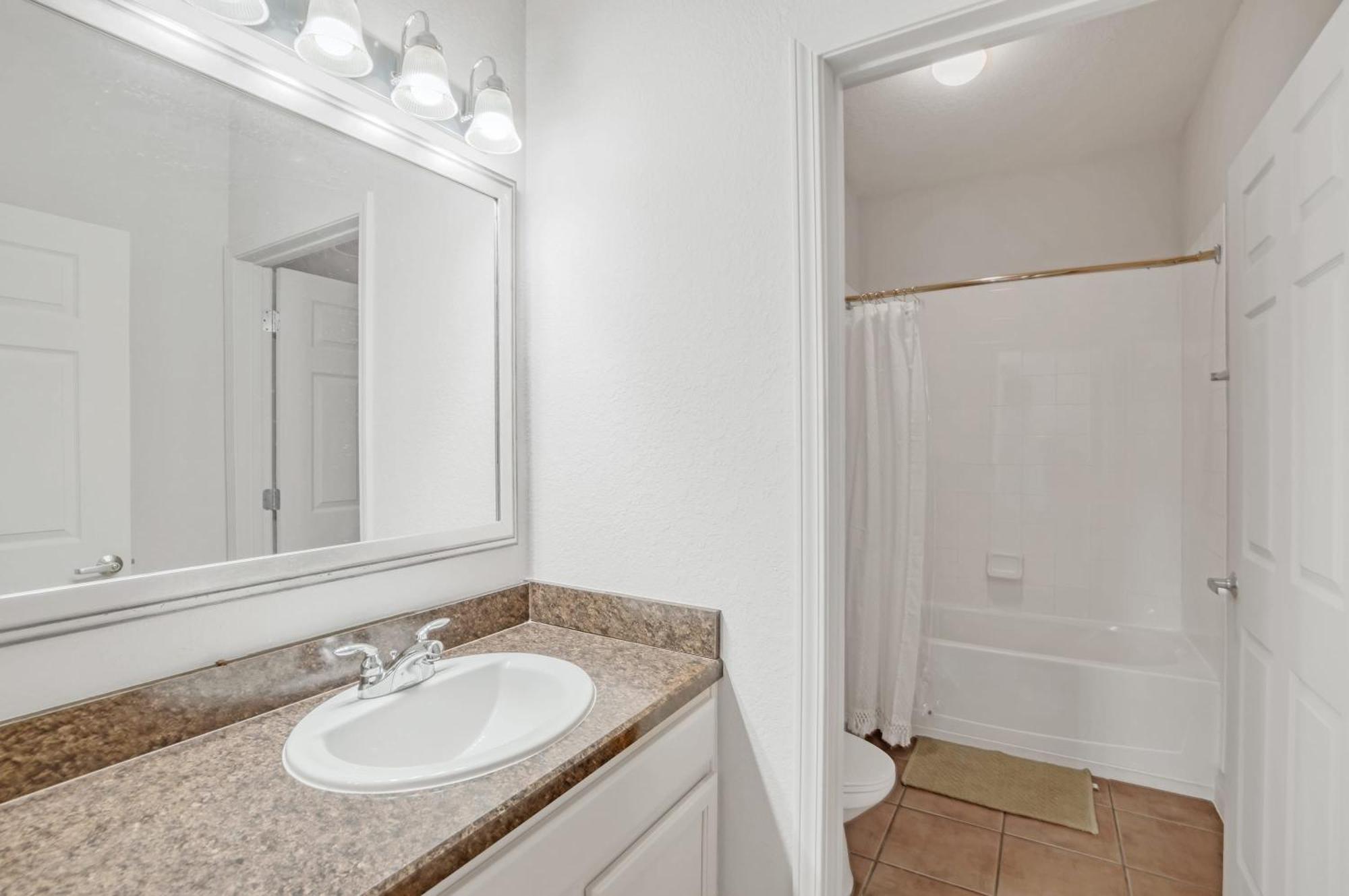 Holiday home -relaxing 3br Near - Pool And Hot Tub! Orlando