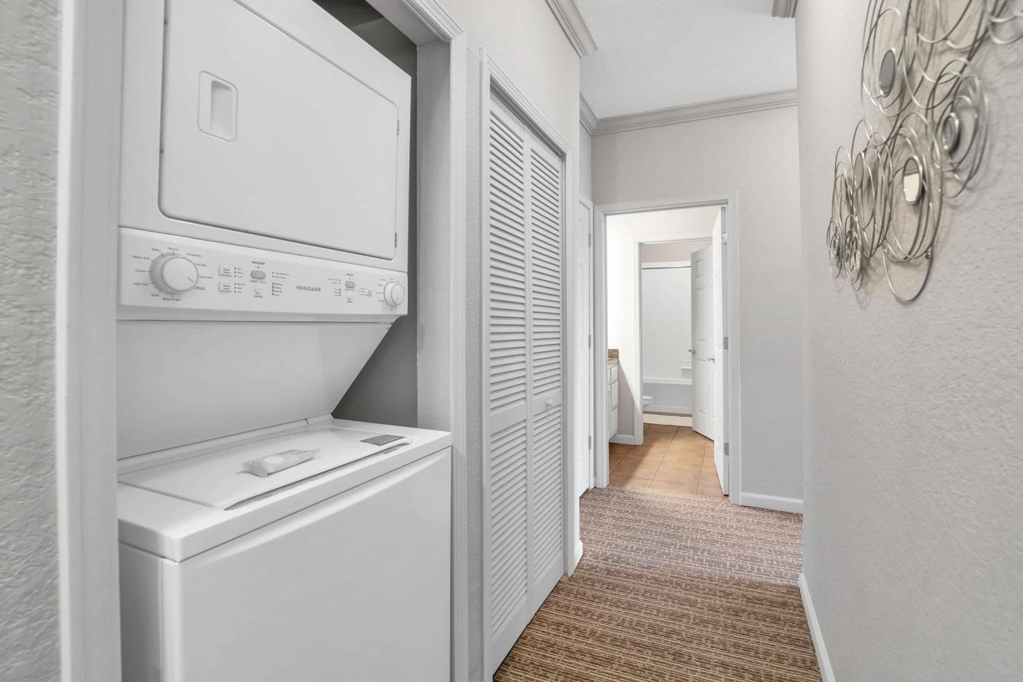 Holiday home -relaxing 3br Near - Pool And Hot Tub! *