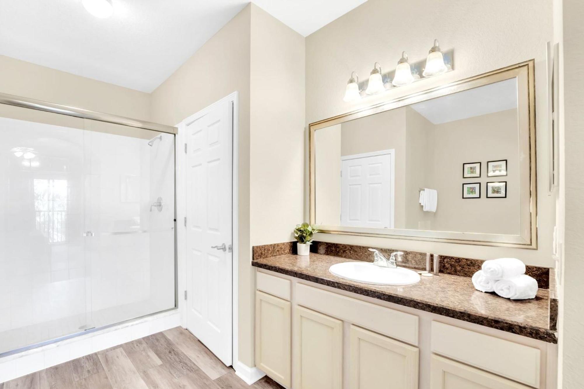 2br - Pool Hot Tub & Games - Near *