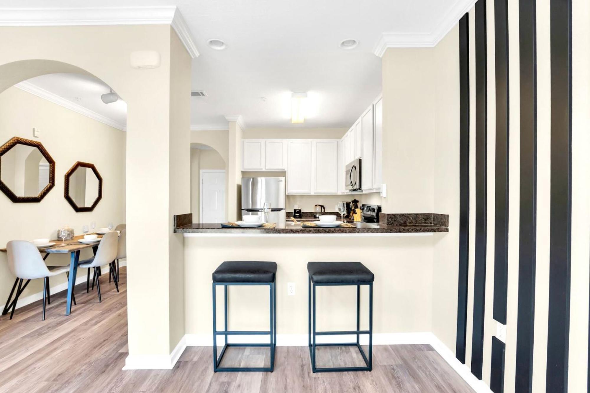 2br - Pool Hot Tub & Games - Near *