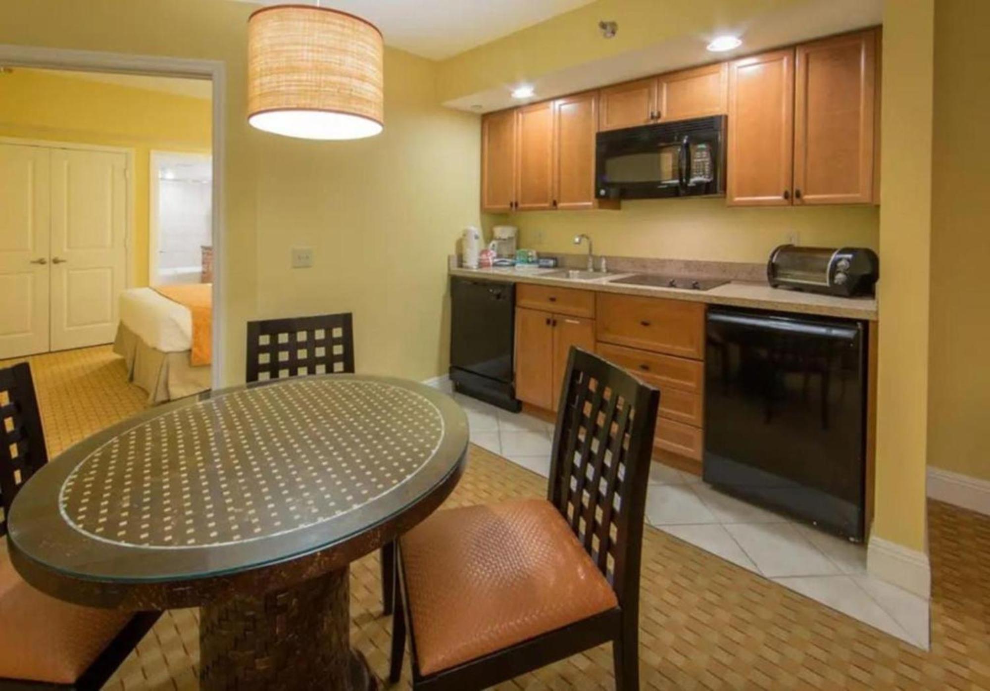 Near 1bd Vacation In Beautiful With Lots Of Amenities