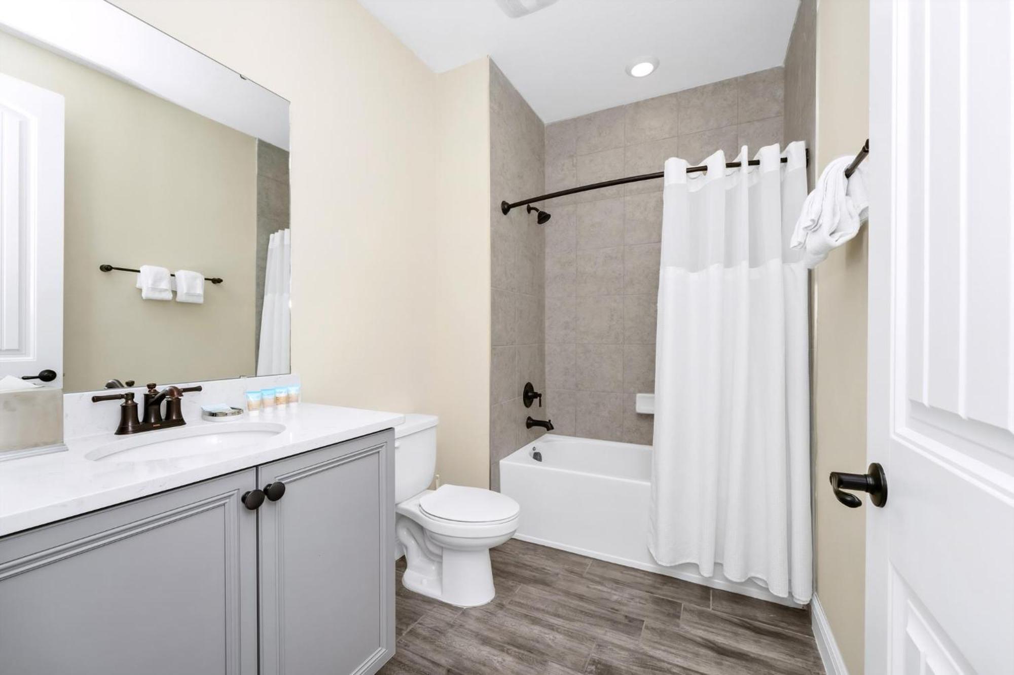 Villa Comfy Near With Margaritaville Access - 8155cp