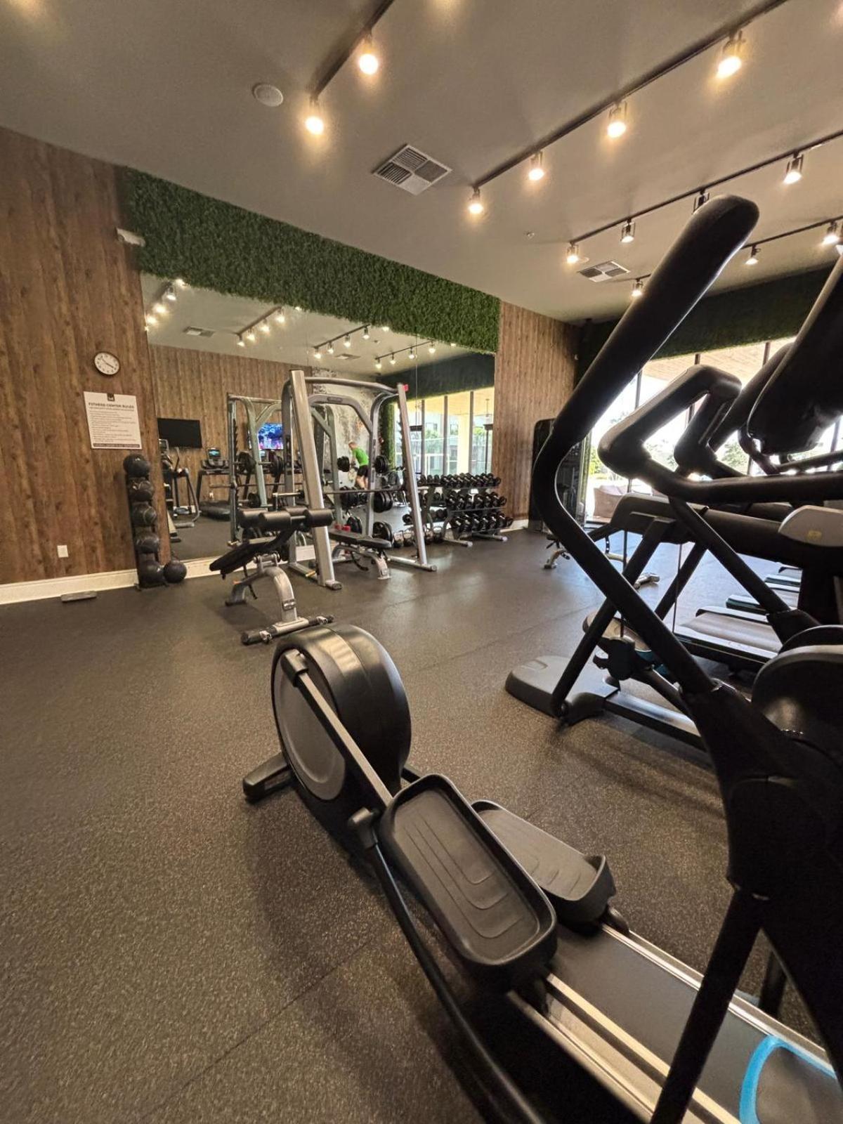 Home In Orlando 7 Min From Disney Parks - 4 Bedrooms With En-Suite Bathrooms! Holiday home