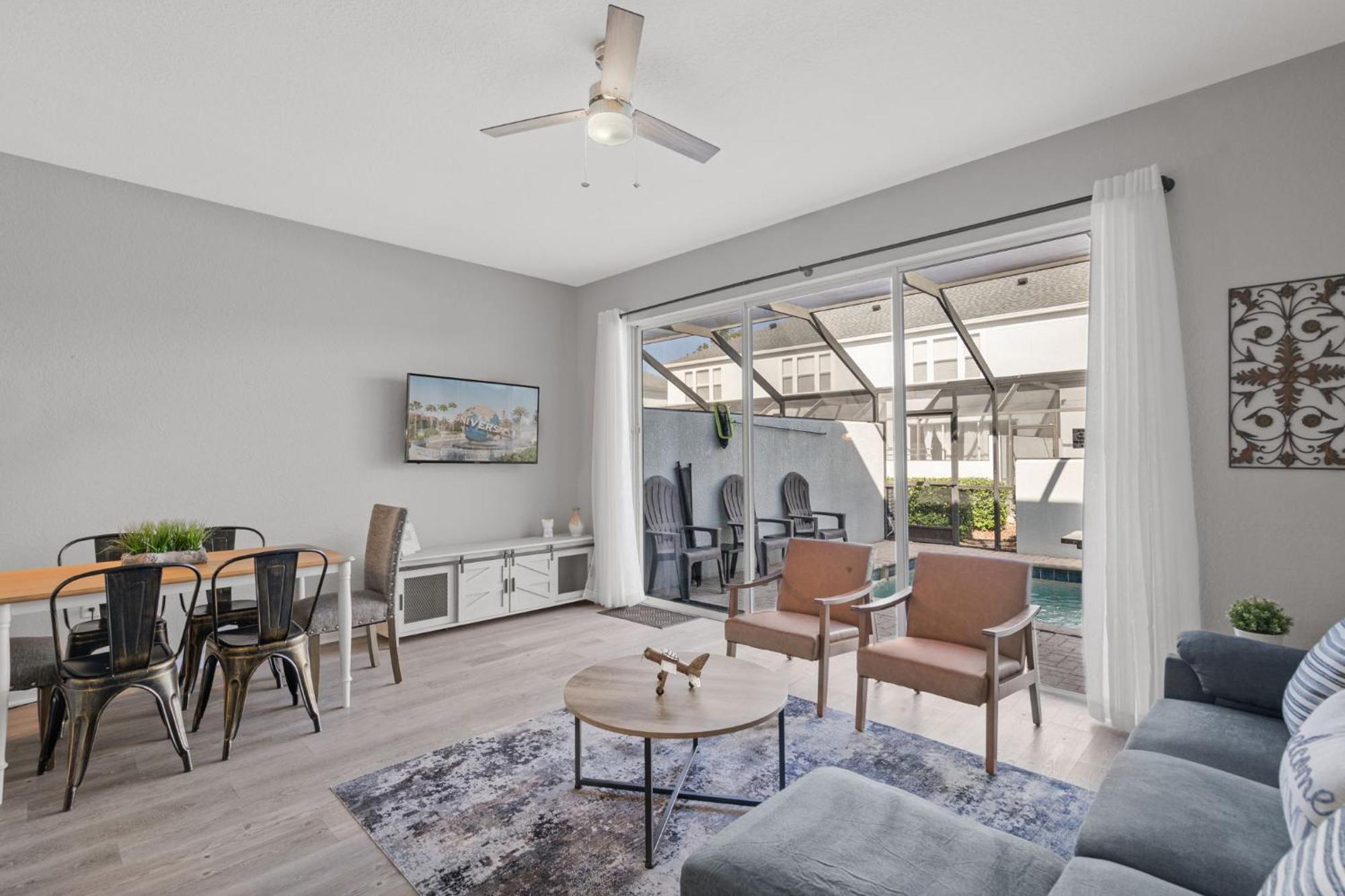 3 Bedrooms - 3 Bathrooms - Windsor Hills 7659 Sk *