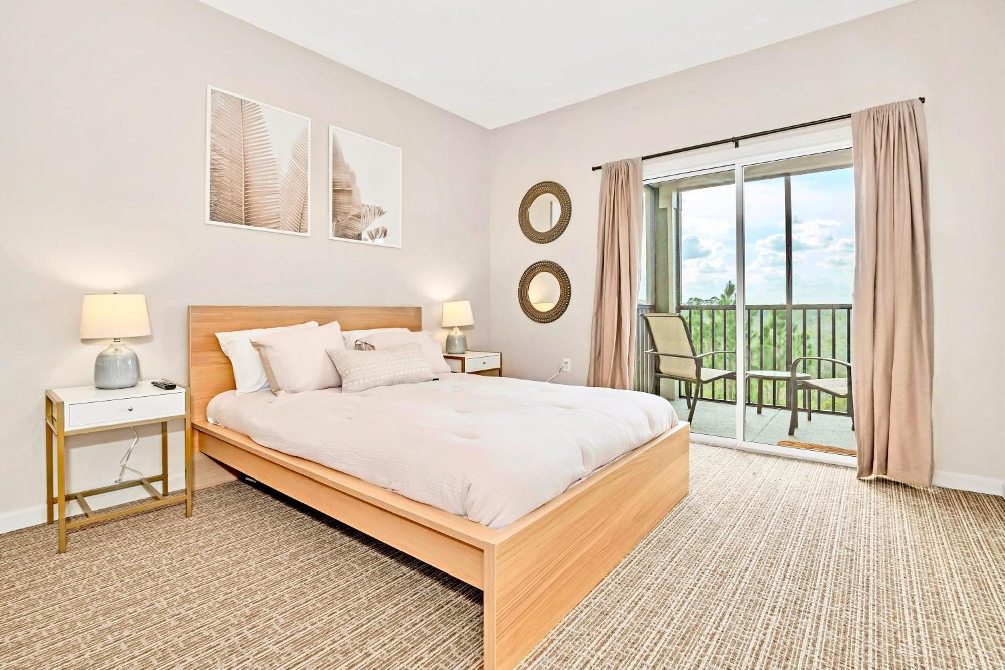 Holiday home Upscale 3br W Pool And Hot Tub - Near *