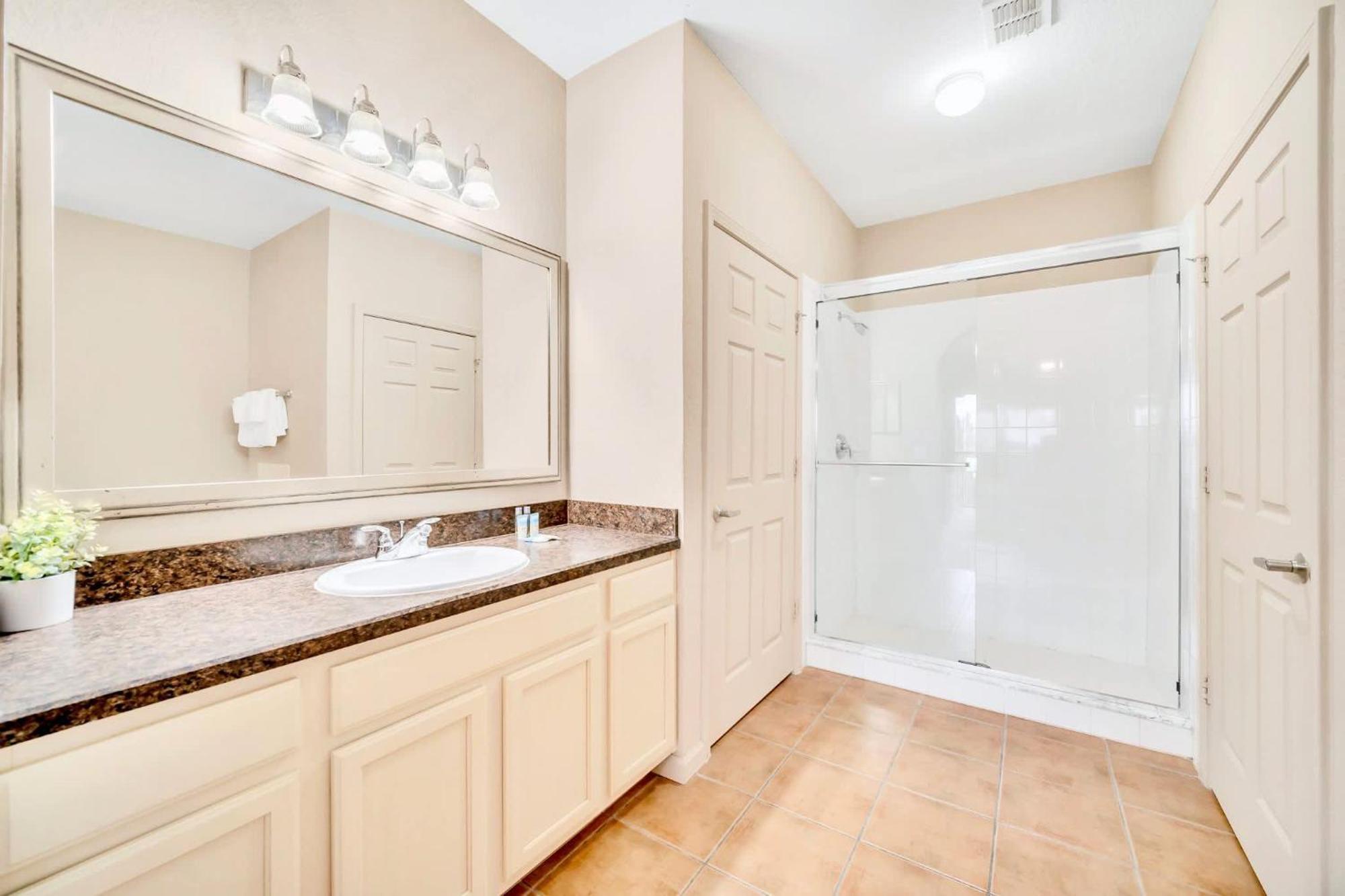 Holiday home Luxury 2br - Pool & Hot Tub - Near Orlando