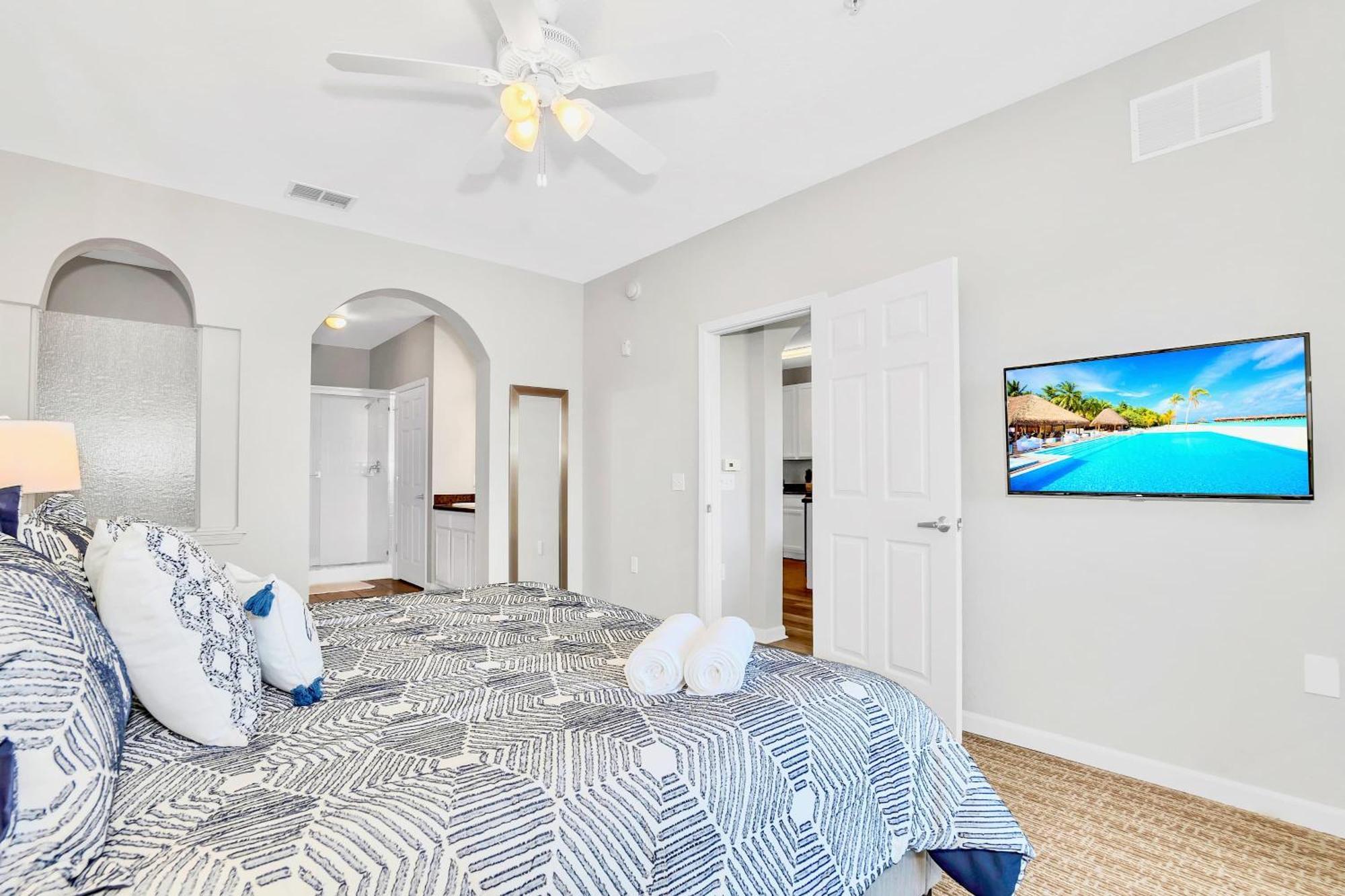 Holiday home 3br With Pool Hot Tub Games - Near
