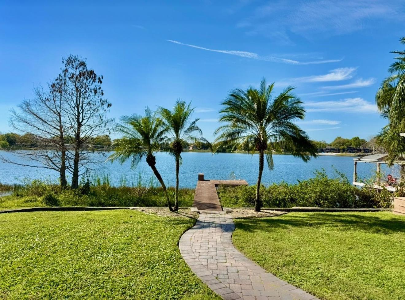 Holiday home Lakefront House With Pool Near Downtown *