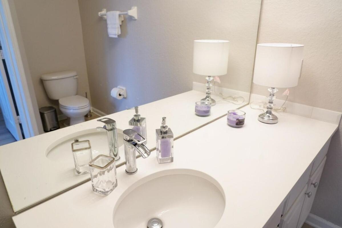 New Luxury Townhome Near * Orlando