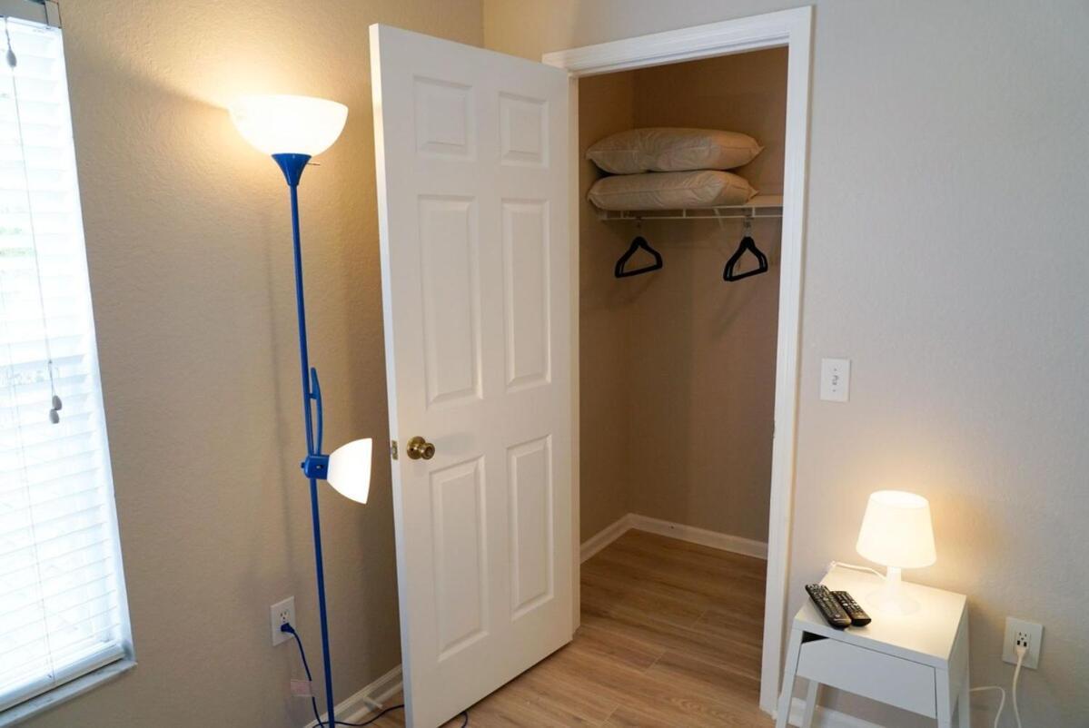 New Luxury Townhome Near Holiday home