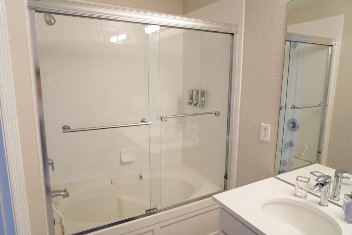 New Luxury Townhome Near Orlando