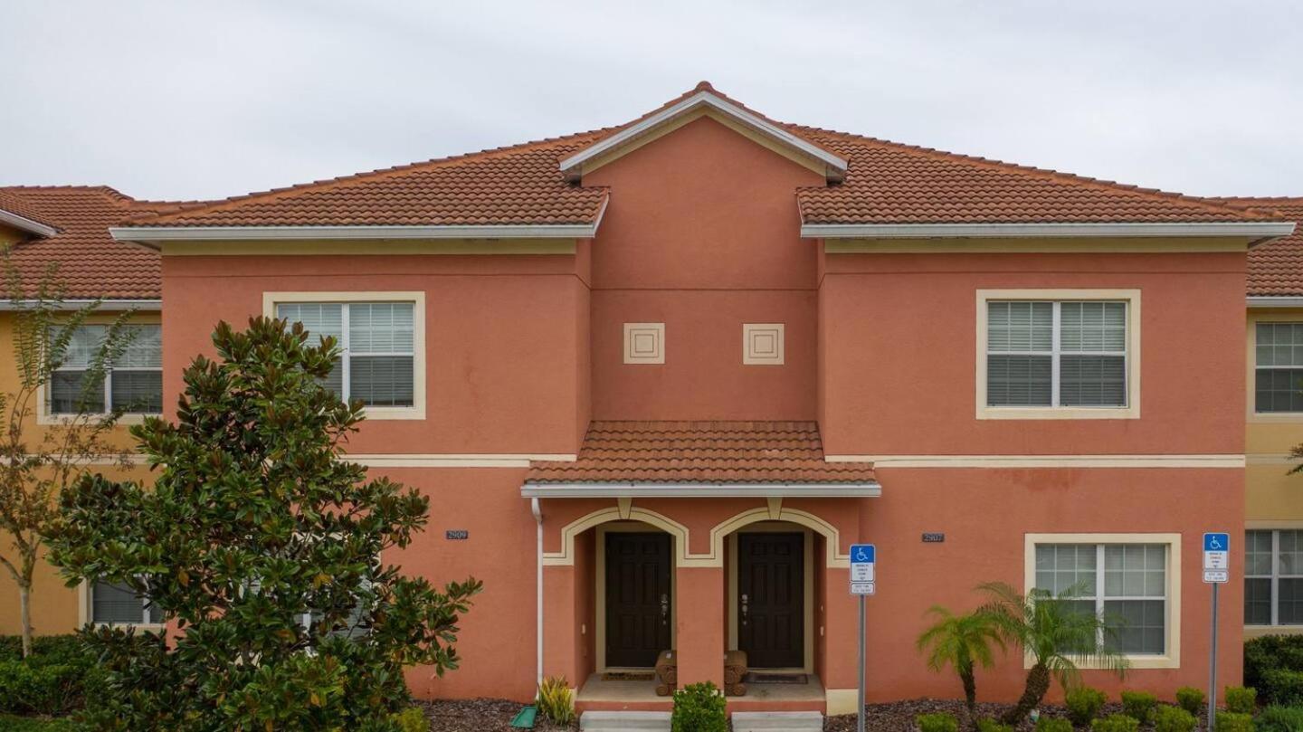 9008 Paradise Palms Blissful Haven 5-bed Oasis Of Luxury And Tranquility