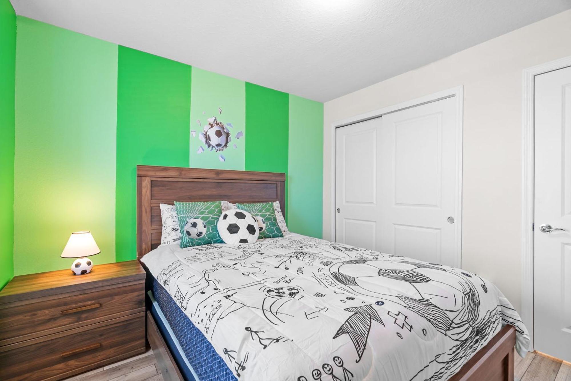 Cozy 5br With Pool & Fun Themed *