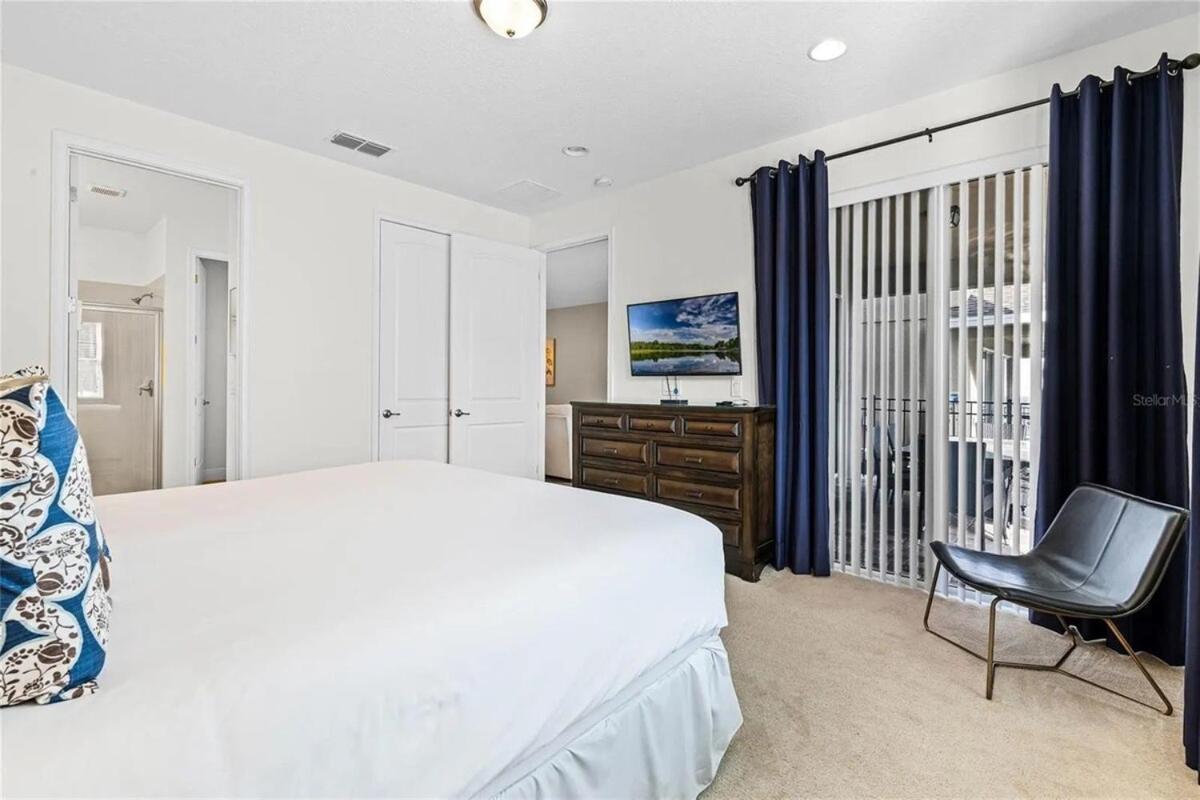 220-6-pc-stunning Slide Bedroom Holiday home Orlando