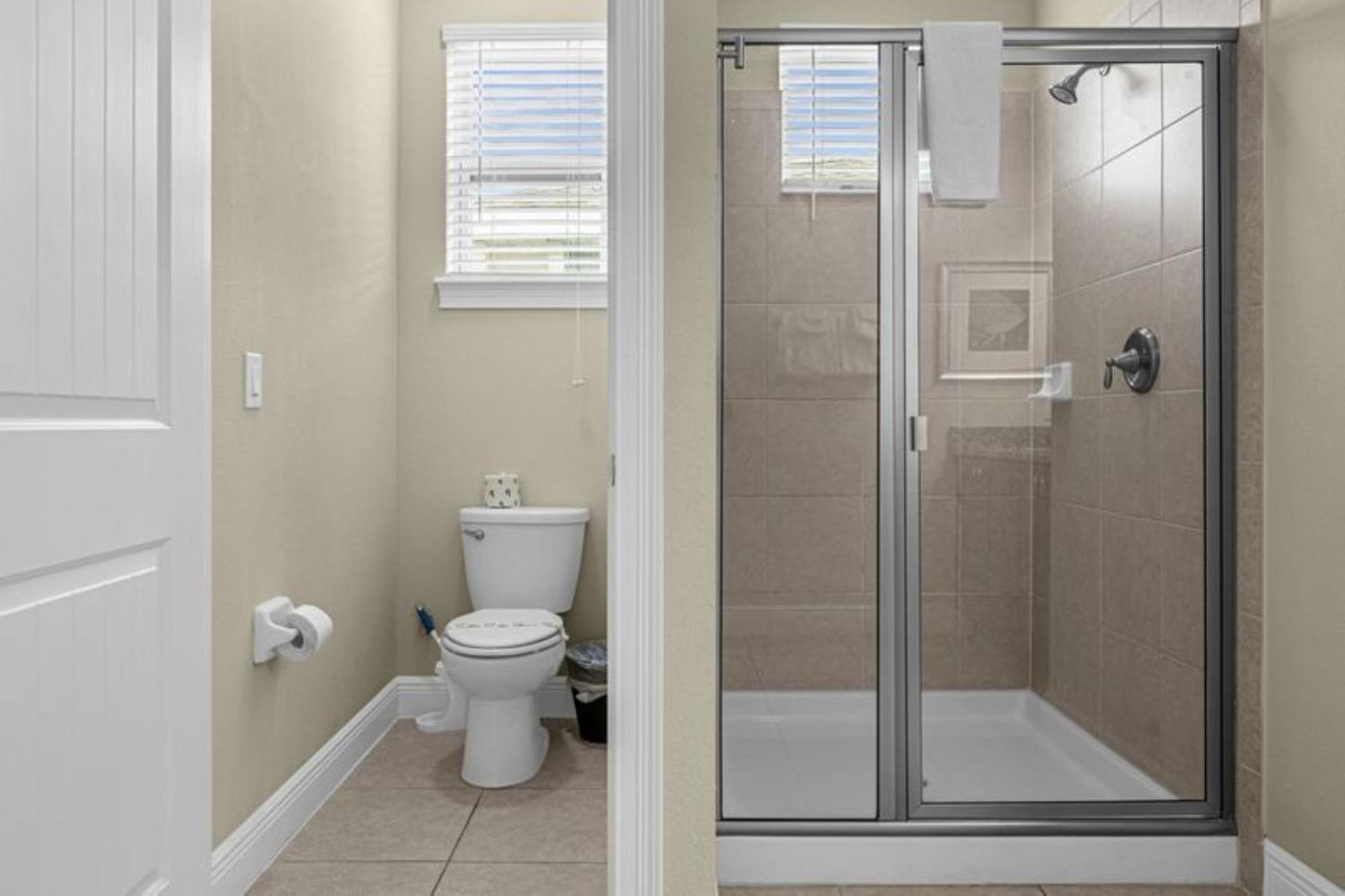 431-7-np-gateaway With Screened Pool *