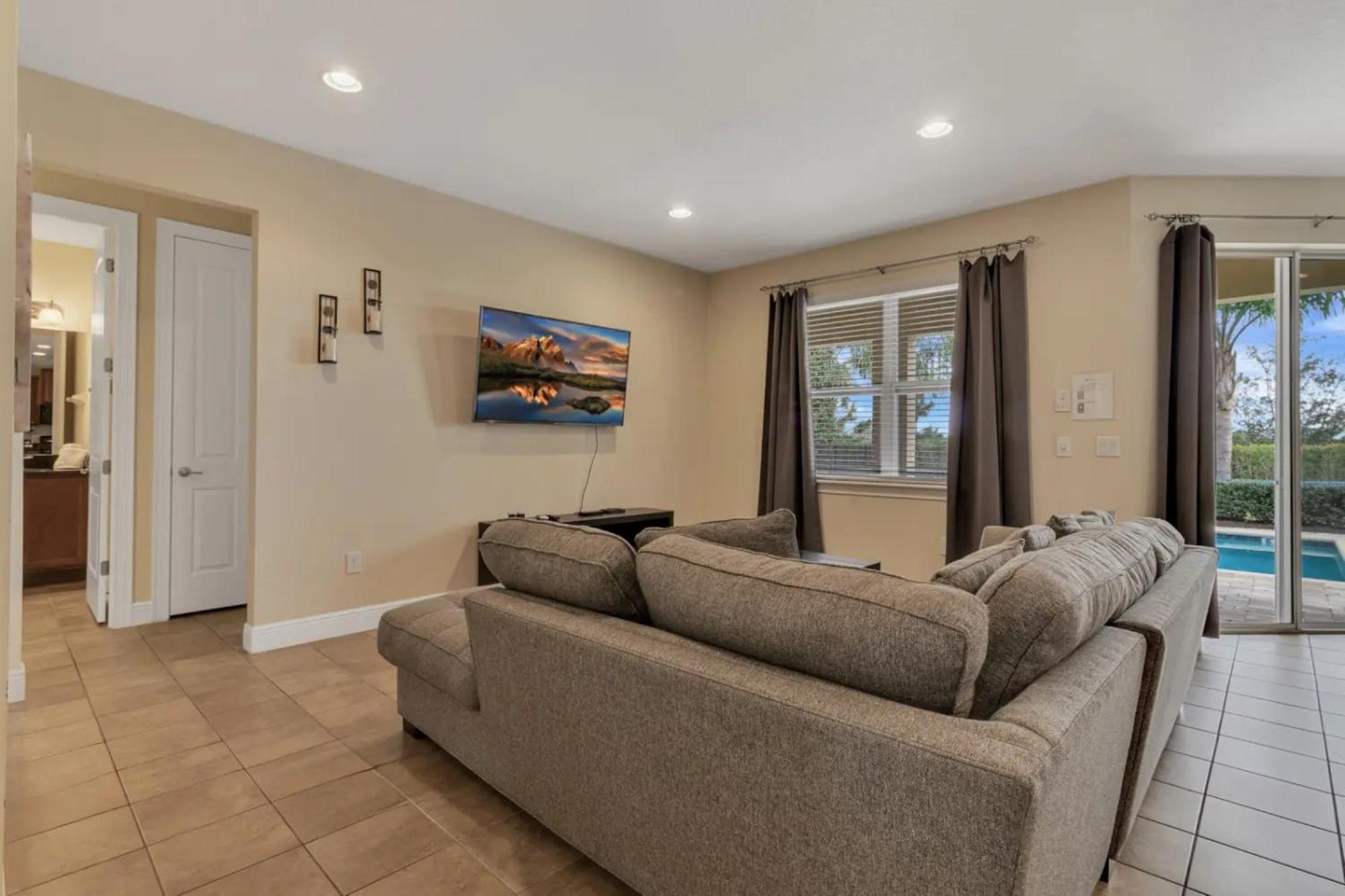371-6-ld-pet Friendly With Game