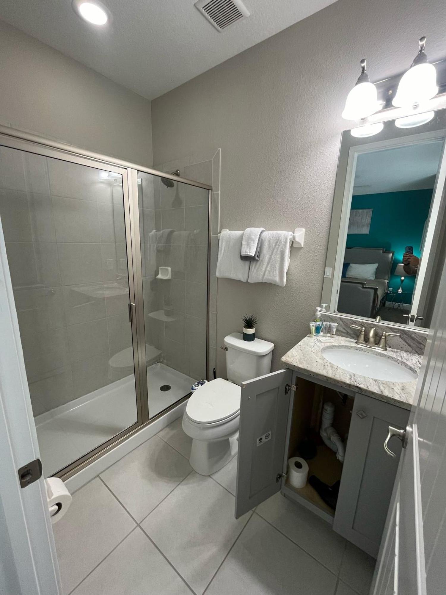 Holiday home Luxury 6 Bedroom 6 Bath @encore Pool Grill. *