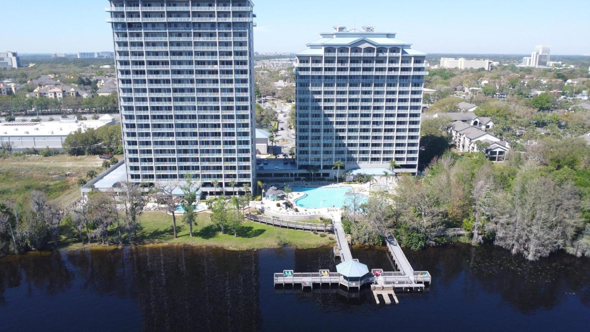Bh102 - Lakeside Getaway - Minutes From Holiday home