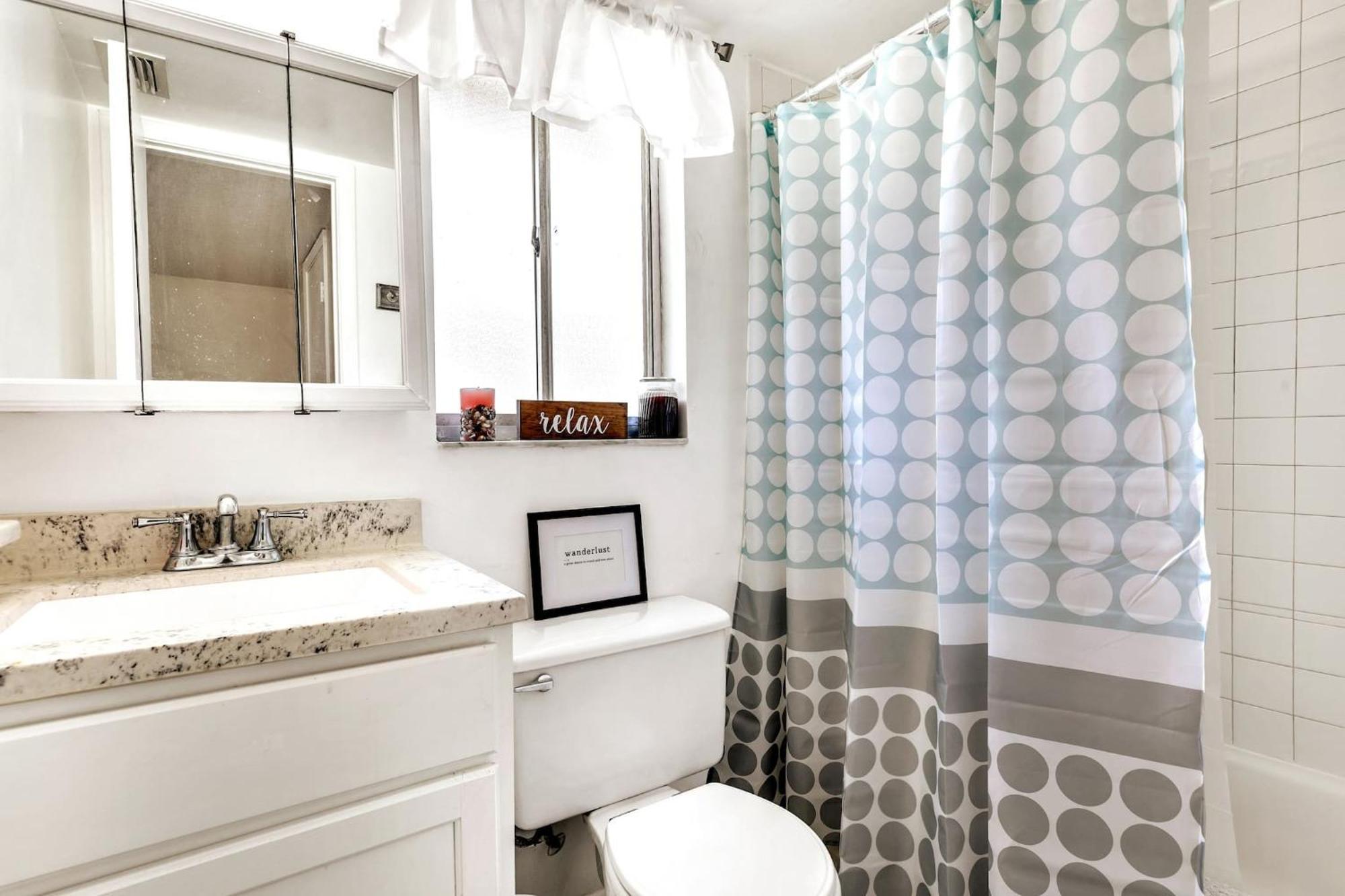 Cozy With Game Garage And Fenced Backyard Holiday home Orlando