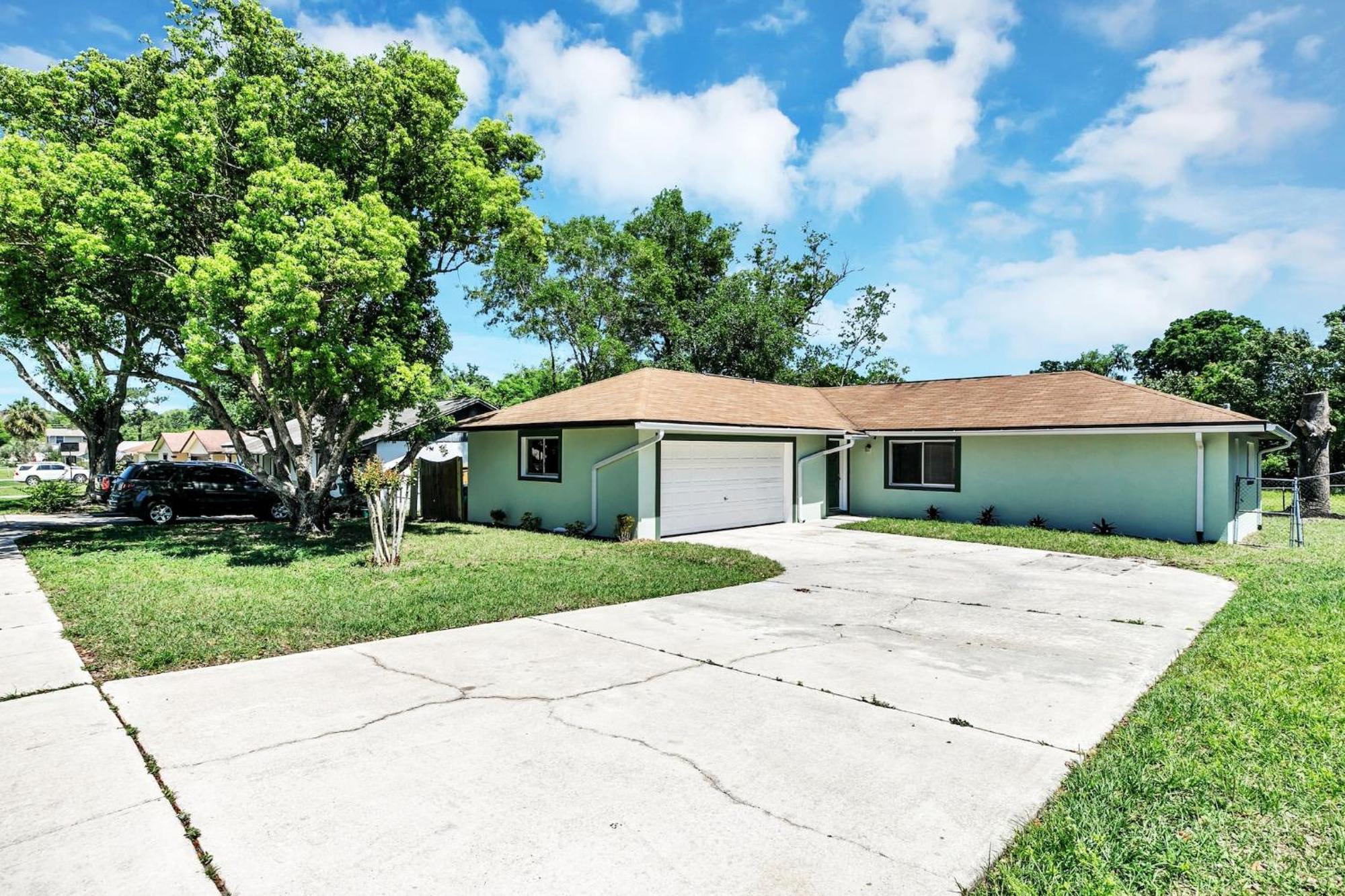 Holiday home Cozy With Game Garage And Fenced Backyard Orlando