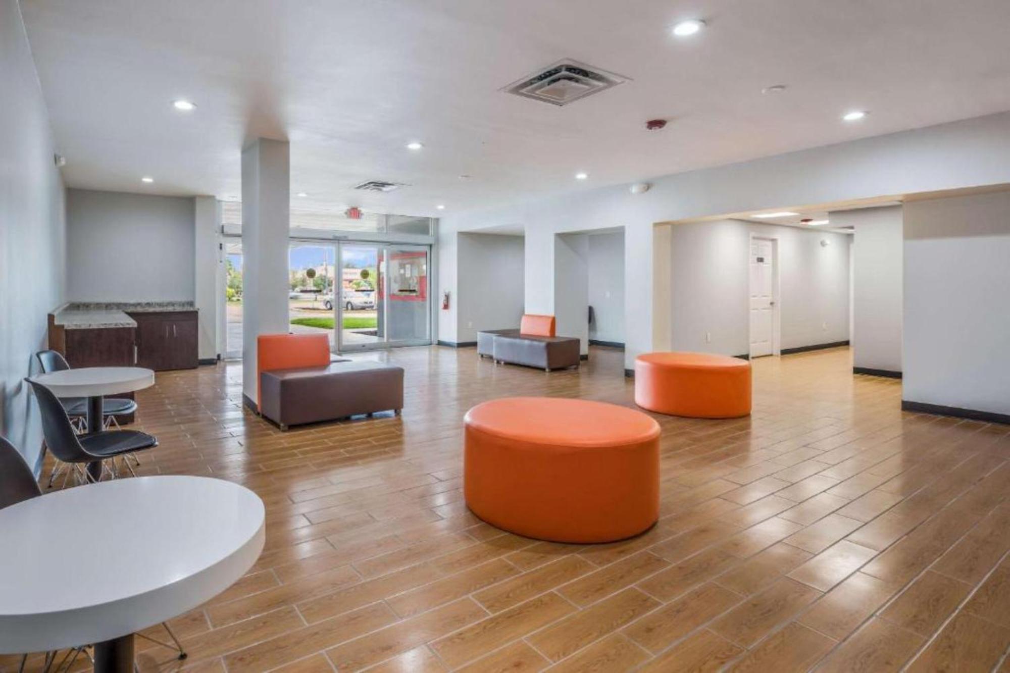 Hotel Oyo Airport 2*