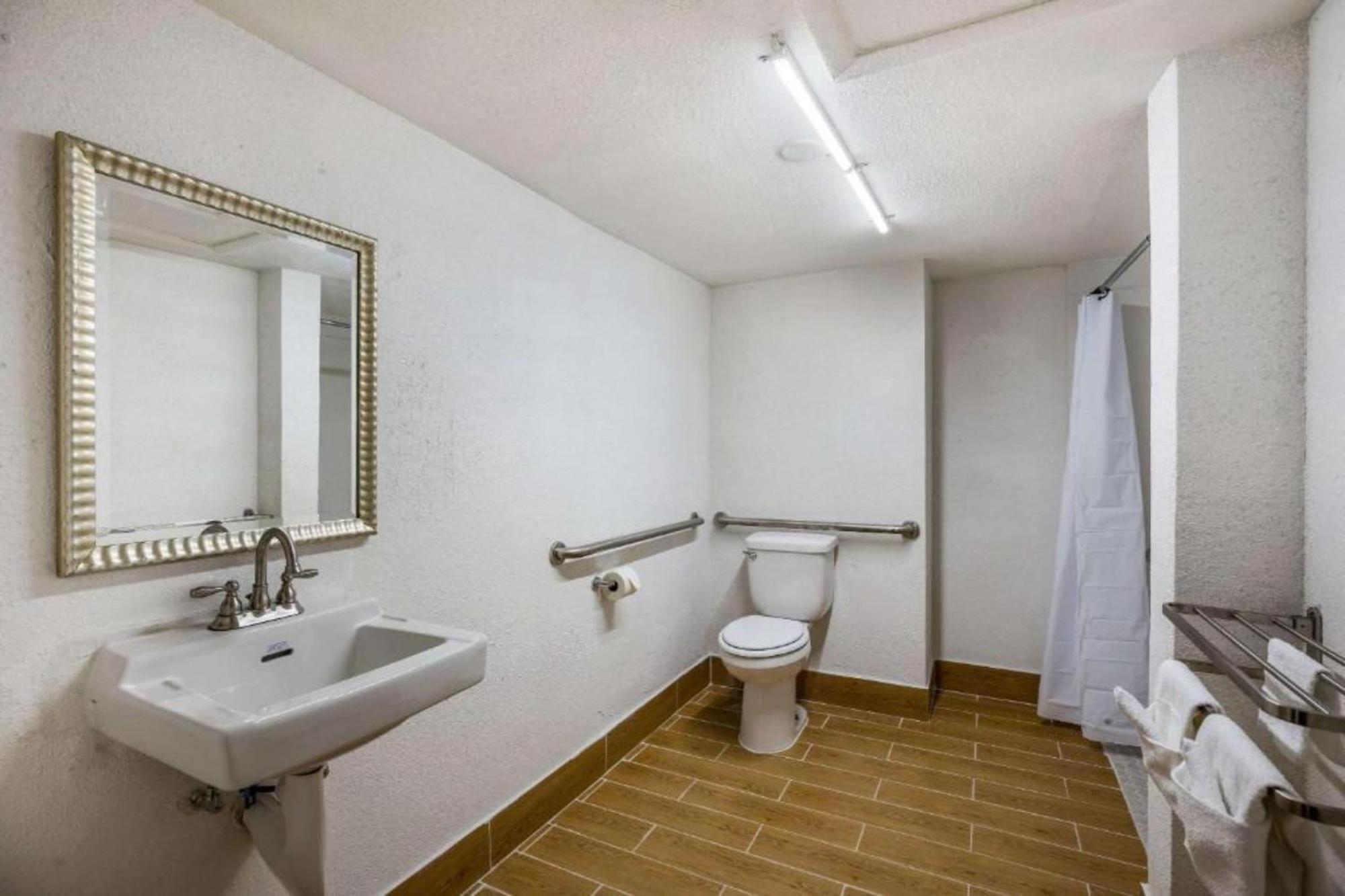 Oyo Airport Hotel