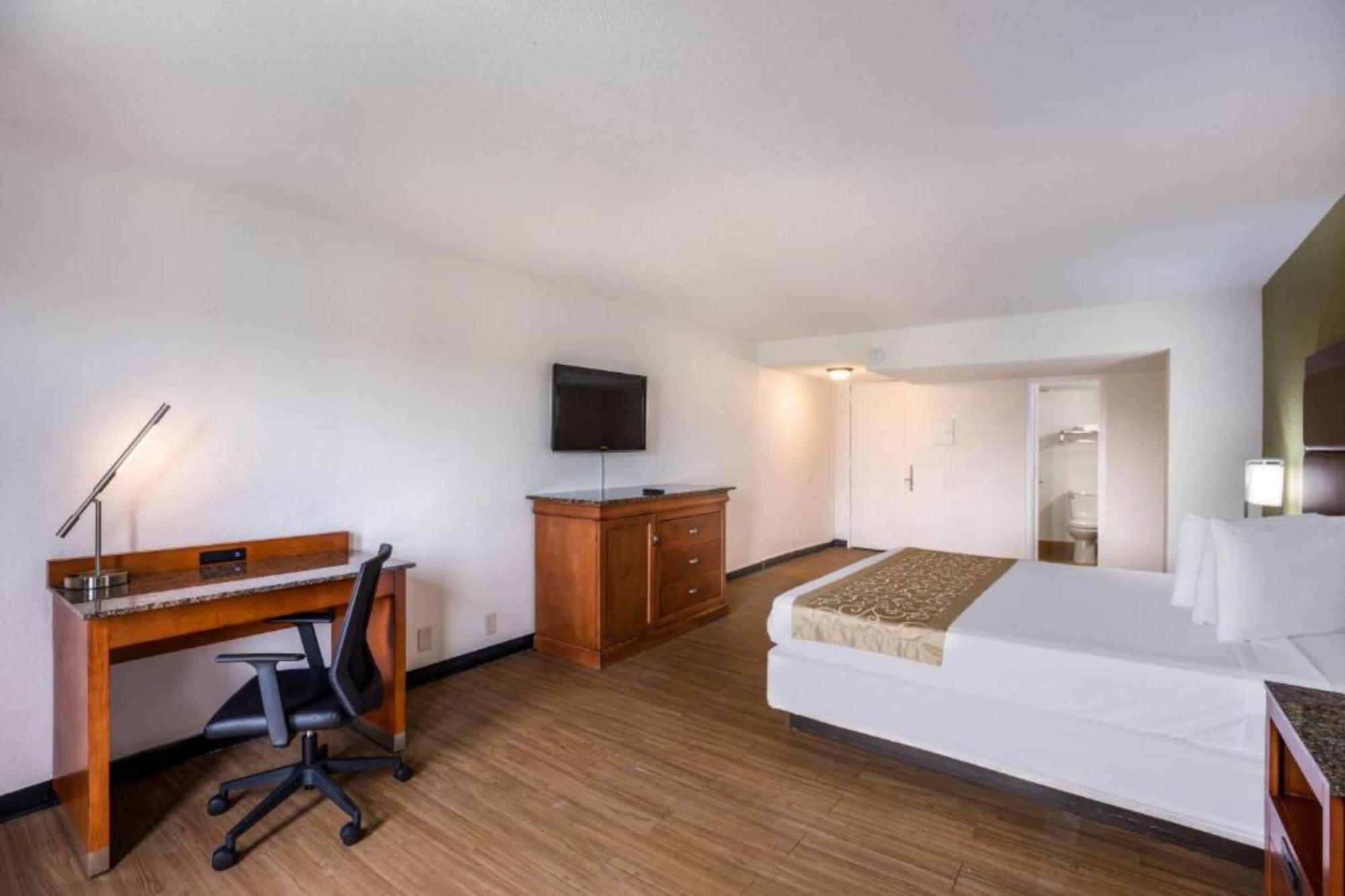 Oyo Airport Hotel Orlando