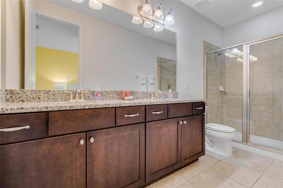 7723-9-gs- In Style Open Concept Living Area Holiday home *