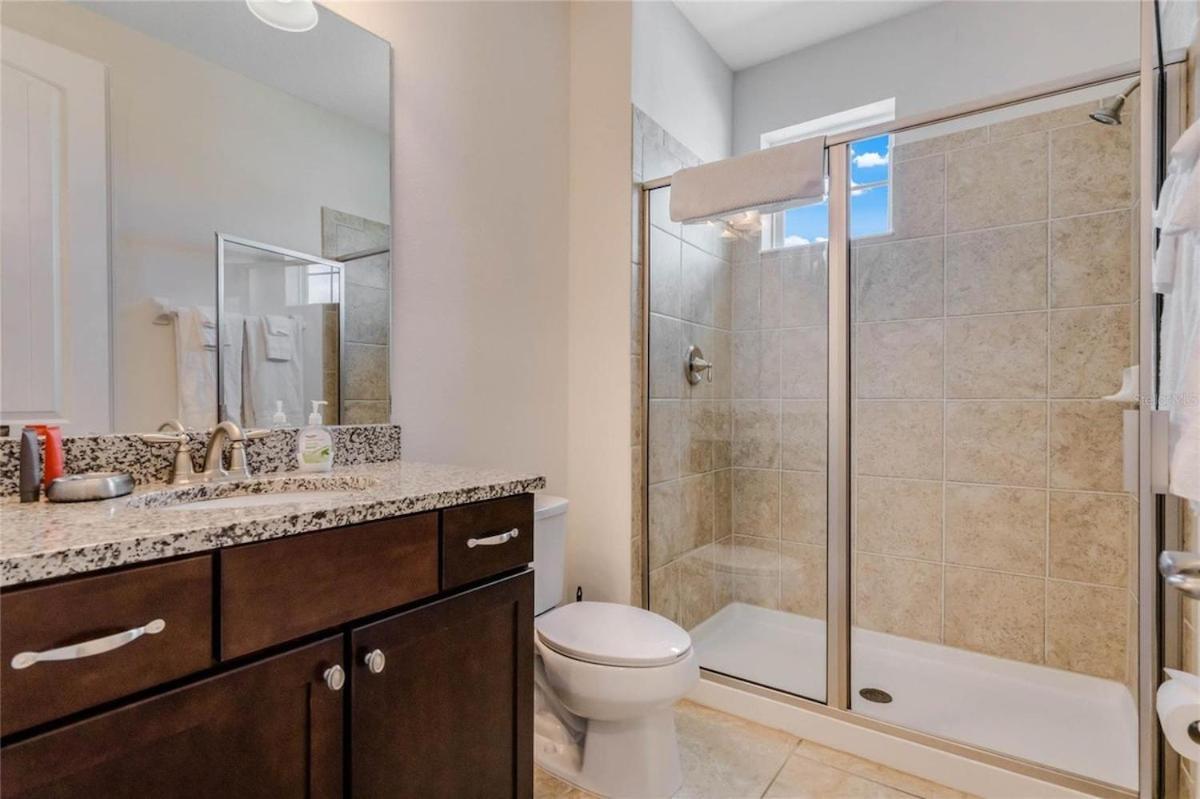 7723-9-gs- In Style Open Concept Living Area * Orlando