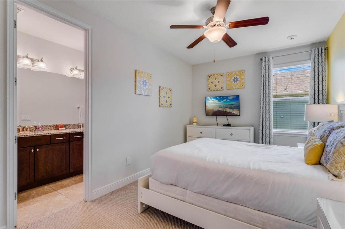 7723-9-gs- In Style Open Concept Living Area Holiday home Orlando
