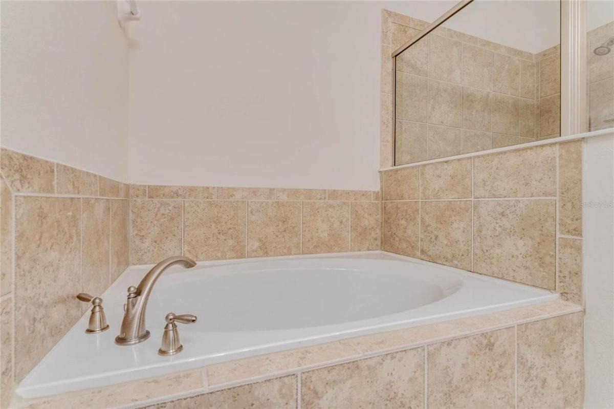 7723-9-gs- In Style Open Concept Living Area * Orlando