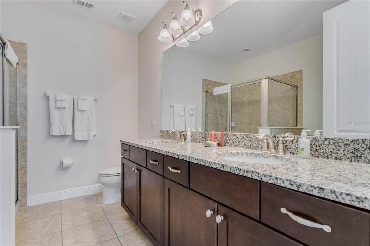 7723-9-gs- In Style Open Concept Living Area Holiday home Orlando