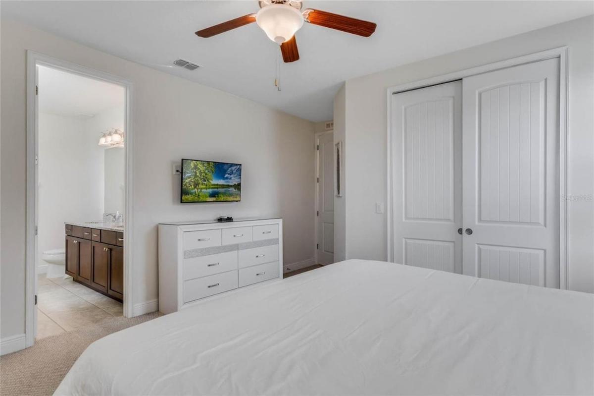 7723-9-gs- In Style Open Concept Living Area Holiday home