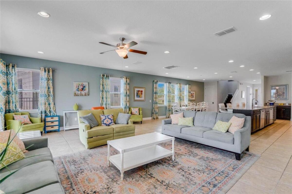 7723-9-gs- In Style Open Concept Living Area Holiday home Orlando