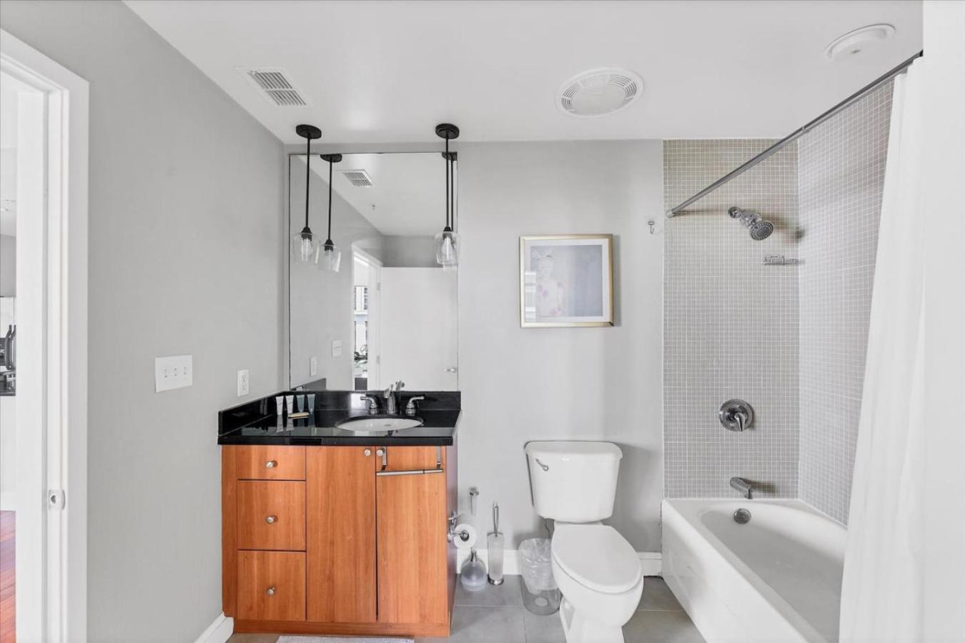 New 1 Bedroom In Downtown * Orlando