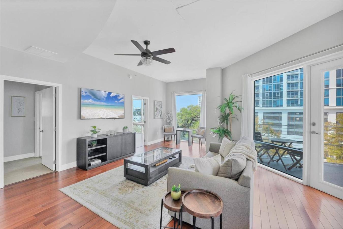 New 1 Bedroom In Downtown * Orlando